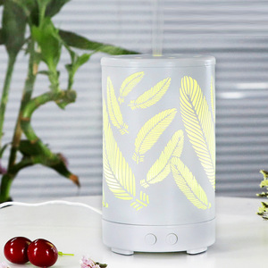 <b>Feather</b> Pattern Aroma Diffuser 100ml Ultrasonic Humidifier With Led Light For Home Use White - Product Image 5