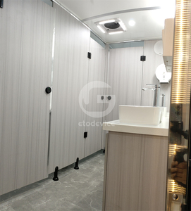 Remolque de Ducha Móvil VIP de 2 Cabinas, Popular Baño Portátil para Exteriores, para Escuelas y Parques, Diseño Moderno - Product Image 4