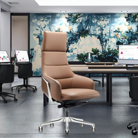 Chaise de bureau exécutive ergonomique moderne et confortable avec revêtement en cuir véritable, base en aluminium entièrement en mesh, repose-pieds inclinable réglable