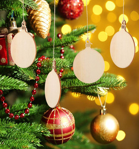 Venta al por mayor de adorno artesanal de madera de pino de estilo natural rebanadas pintadas a mano DIY decoración de Navidad colgante de pared para niños - Product Image 4