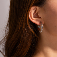Nouveauté : Boucles d'oreilles créoles miniatures en forme de fleur plaquées or et argent, boucles d'oreilles créoles simples en forme de C pour femmes
