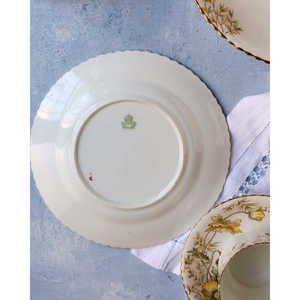 Service à thé Gabriella P. Yellow Anemone Trio, collection élégante de tasses et soucoupes - Product Image 6