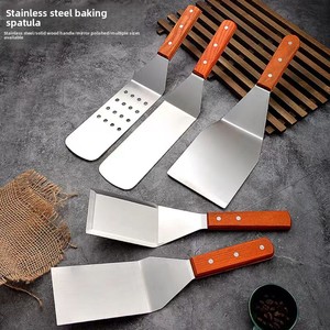 Pala de barbacoa con mango de madera para exteriores, herramienta de cocina de tres lados para asar carne y freír - Product Image 3