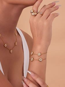 Juego <span class=keywords><strong>de</strong></span> pendientes 5A Zirconium Rose Pattern Beaded Chandelier Collar para mujer, <span class=keywords><strong>cadena</strong></span> <span class=keywords><strong>de</strong></span> mano <span class=keywords><strong>de</strong></span> acero inoxidable - Product Image 5