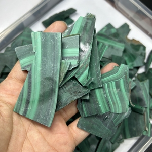 1 kilogramme de <span class=keywords><strong>malachite</strong></span> verte naturelle brute non polie de 20 mm à 100 mm, <span class=keywords><strong>prix</strong></span> <span class=keywords><strong>au</strong></span> kilogramme - Product Image 4