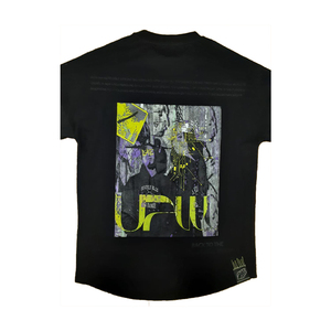 Camiseta Urbana para Hombre con Estampado Gráfico en la Espalda, Diseño de Collage Urbano, Paneles de Manga Blanca, Corte Largo, Gran Venta - Product Image 2