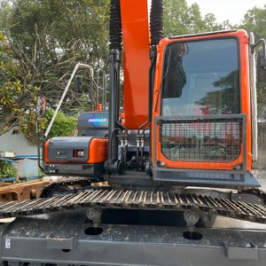 รถขุด Doosan DX300LC-9C มือสอง ของแท้ พร้อมใบรับรอง CE/EPA รองรับน้ำหนักใช้งาน 30 ตัน คุณภาพดี เครื่องจักรดันดิน Doosan - Product Image 6