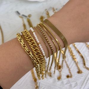 Pulsera de cadena de mano con eslabones cubanos gruesos, delicada y popular, chapada en oro de 18 quilates, de acero inoxidable, para mujer, venta al por mayor - Product Image 1