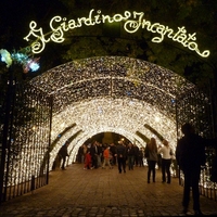 Décoration de Noël en plein air imperméable en 3D avec motif lumineux LED, cadre en fil métallique fait à la main, énorme ornement, tunnel géant, lumières de boule pour centres commerciaux