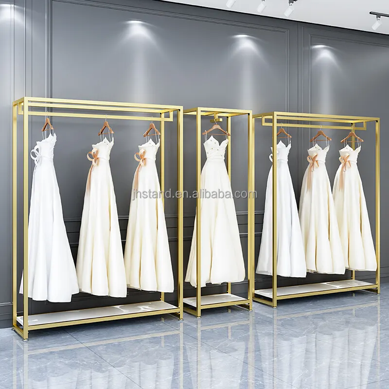 Toko Pengantin Desain Interior Baju Emas Berkilau Tampilan Gaun Pernikahan Rak Pajangan Gaun Pengantin Berdiri