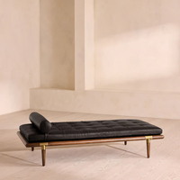 Chaise longue moderne du milieu du siècle en chêne massif, écologique, avec dossier inclinable, en cuir noir capitonné, banquette de salon avec coussin de soutien pour chambre à coucher