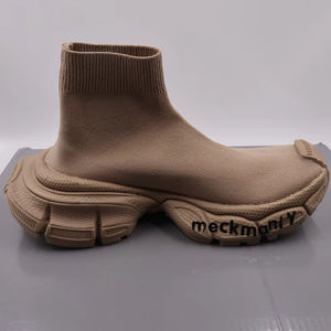 Calzado deportivo y de ocio con puntera abierta, parte superior de tejido Fly Woven, suela de goma gruesa, transpirable y amortiguadora, caña alta, color liso. - Product Image 1