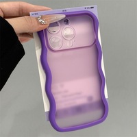 Étui antichoc mat effet peau avec bords ondulés pour iPhone 18 Pro Max / 17/16/15