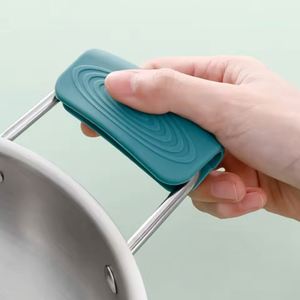 Funda de silicona resistente al calor para mangos de ollas, protector antiescaldaduras para mangos de ollas, accesorios de cocina - Product Image 1