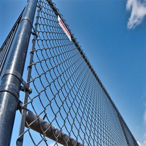 Clôture en treillis galvanisé pour stade, fabrication durable, 50x50x4mm, meilleur prix, clôture en treillis PVC à vendre - Product Image 1