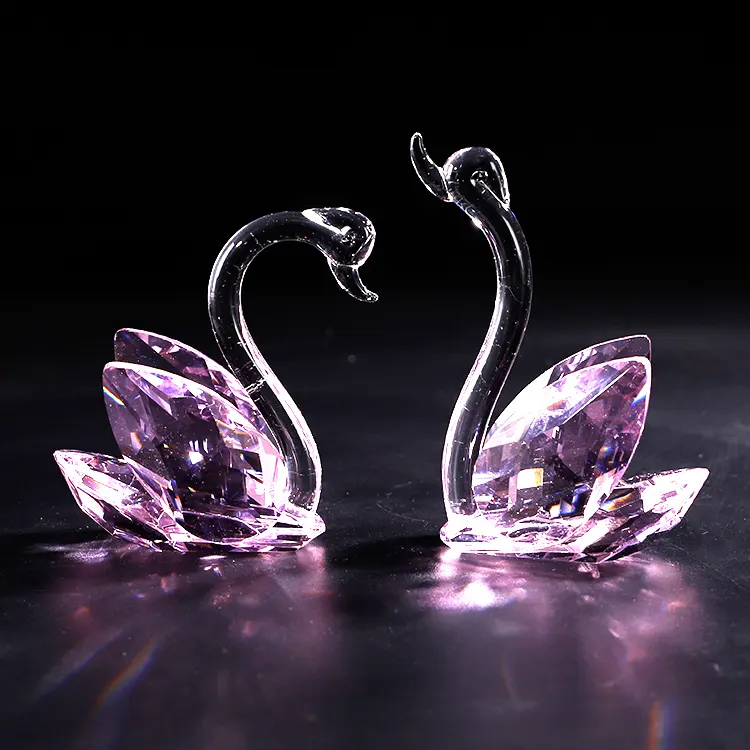 Venda quente 3d Gravação a laser Cristais K9 Cisne de cristal transparente decoração de mesa para casa pequeno ornamento