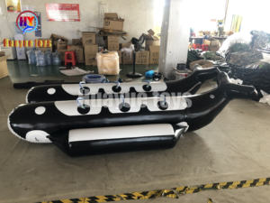 HUAYUE Divertissement en plein air <span class=keywords><strong>Ventre</strong></span> pour adultes Sports <span class=keywords><strong>de</strong></span> mer Jeu gonflable Banane Double <span class=keywords><strong>baleine</strong></span> d'eau Requin Banane Bateau à vendre - Product Image 4