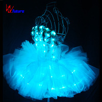 Robe de bal lumineuse LED Brillante Moda pour femmes, longue, avec des ailes lumineuses de papillon, blanche, pour femmes adultes, 1 pièce