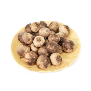 Bulbes d'<span class=keywords><strong>ail</strong></span> <span class=keywords><strong>noir</strong></span> entier de chine, Super aliment sain alternatif, clou de girofle fermenté en Solo, facile à peler, entièrement naturel, prêt à manger - Product Image 1