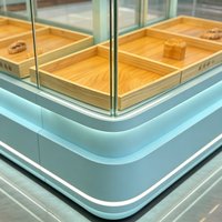 Vitrine de boulangerie sur mesure à ouverture frontale arquée avec éclairage LED, couleur et matériaux personnalisables pour les magasins de détail