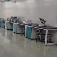 Table de laboratoire en acier laminé à froid avec structure en acier, durable, pour laboratoire clinique