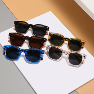 2025 moda nueva llegada de moda logotipo personalizado gafas de sol ecológicas gafas de sol de madera gafas de sol polarizadas cuadradas para hombres - Product Image 1
