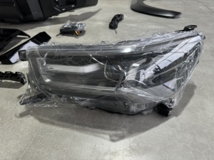XLstyling Accesorios para Camionetas, Kit de Carrocería, Parachoques para <span class=keywords><strong>Toyota</strong></span> Hilux Revo Rocco 16-20, Actualización al Estilo <span class=keywords><strong>Toyota</strong></span> <span class=keywords><strong>Tundra</strong></span> <span class=keywords><strong>2021</strong></span> - Product Image 3