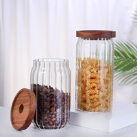 Boîtes de conservation en verre à grain vertical ondulé en gros, boîtes de conservation en verre pour grains de café avec couvercle en bois, boîtes de conservation en verre pour la maison
