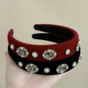 Diadema con Pedrería Brillante, Diadema de Terciopelo con Perlas Coreanas, Accesorio Elegante para Bodas y Fiestas para Mujer - Product Image 4