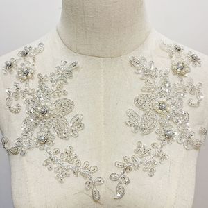 <span class=keywords><strong>Abbigliamento</strong></span> Femminile Pronto per la Spedizione: Applicazione Floreale con Perline e Strass sul Colletto, Decorazioni in Pizzo e Paillettes, Patch Computerizzata - Product Image 2