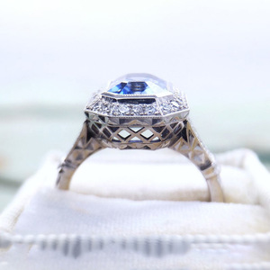 Anello dal design a forma di esagono blu, elegante anello da dito per donna - Product Image 3