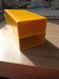 Perfil de Tubo Cuadrado Pultruido de Fibra de Vidrio FRP - Resistente al Fuego y a la Corrosión, Servicio de Corte Disponible - Product Image 6