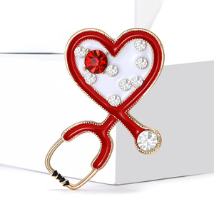 Simples Coração Forma Broche Médico Enfermeira Pin Presente Médico Liga Strass Esmalte Preto Vermelho Estetoscópio Broche Pin - Product Image 2