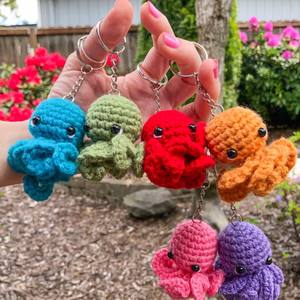Venta al por mayor llavero de ganchillo Animal de <span class=keywords><strong>peluche</strong></span> <span class=keywords><strong>pulpo</strong></span> muñeca tejido de felpa llavero <span class=keywords><strong>pulpo</strong></span> Amigurumi ganchillo juguete bebé regalo - Product Image 6