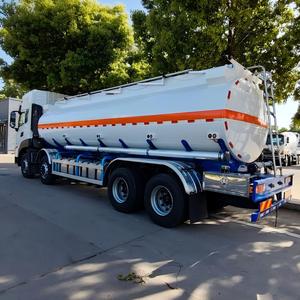 Camion-citerne à carburant et à huile neuf Dongfeng Chassis 8x4 avec une capacité de 15001-30000L - Product Image 3