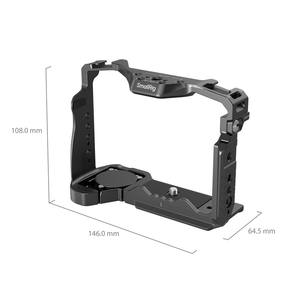 Cage pour appareil photo en alliage d'aluminium SmallRig 5583 avec emplacement pour AirTag et fixation rapide Arca-Swiss pour Alpha <span class=keywords><strong>7R</strong></span> V/7 IV/7S <span class=keywords><strong>III</strong></span>/1/<span class=keywords><strong>7R</strong></span> IV - Product Image 1