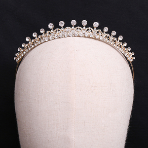 Diadèmes de Mariée en Alliage et Diamants Nouvelle Arrivée Couronne en Alliage et Strass Accessoires de Mariée Simples Petit Serre-Tête - Product Image 2