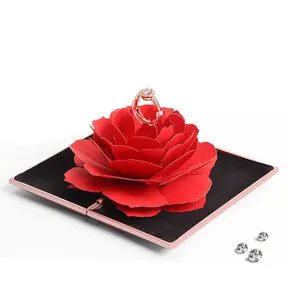 Embalaje de compromiso plegable, acrílico, aterciopelado, rosa roja, caja de anillo de flores pop-up