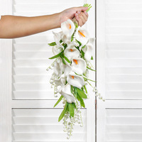 Bouquet de mariée artificiel en lys calla cascade, fleurs de mariage artificielles en forme de goutte, accessoires floraux portatifs pour la photographie de mariage