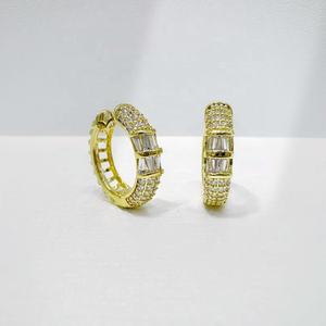 Precio de fábrica, plata 925, pendientes pequeños coreanos de plata de ley, elegantes y minimalistas, pendientes de aro de moda chapados en oro de 18k. - Product Image 1