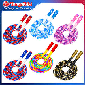 เชือกกระโดดแบบนุ่มสำหรับเด็ก วัสดุ PVC แบบนิ่ม พร้อมข้อต่อไม้ไผ่ สำหรับขายส่ง อุปกรณ์กีฬาลดน้ำหนัก - Product Image 1