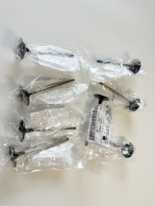 Válvulas de admisión y escape adecuadas para D Mustang 5,0 motor BR3Z6507A BR3Z605A - Product Image 2