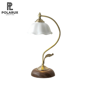 Lámpara <span class=keywords><strong>de</strong></span> Mesa Vintage <span class=keywords><strong>de</strong></span> Estilo Campestre Francés, Clásica Europea, <span class=keywords><strong>de</strong></span> Latón, con Brazo Curvo, Pantalla <span class=keywords><strong>de</strong></span> Cristal Floral, Lámpara <span class=keywords><strong>de</strong></span> Mesa <span class=keywords><strong>de</strong></span> Latón Vintage <span class=keywords><strong>de</strong></span> Alta Gama - Product Image 1