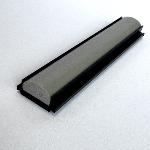 Ultra Low U Value PA66GF25 Tiras de rotura térmica <span class=keywords><strong>para</strong></span> <span class=keywords><strong>ventanas</strong></span> de triple acristalamiento Moderno <span class=keywords><strong>para</strong></span> casas pasivas Almacenes térmicos rellenos de PU - Product Image 2