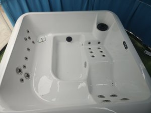 อ่างสปาอะคริลิคสุดหรูพร้อมช่องแอร์สำหรับวิลล่าอ่างสปา5ท่าน - Product Image 2