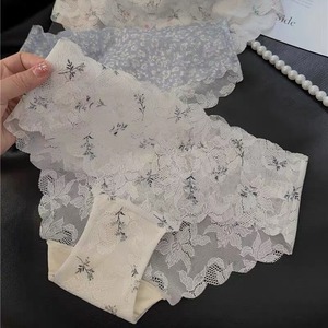 กางเกงในสตรีขายส่ง ลายลูกไม้ดอกไม้ เอวกลาง ขอบหยัก ไร้รอยต่อ เซ็กซี่ น่ารัก ซีทรู ระบายอากาศได้ดี - Product Image 1