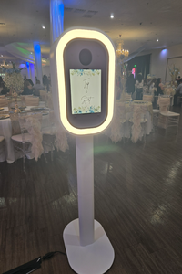 Cabina Fotografica iPad DSLR con Custodia, Specchio Ovale, Macchina per Selfie per Feste, Matrimoni ed Eventi - Product Image 2