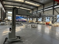 Robot à colonnes entièrement automatique avec chargement de tôle et axe rotatif pour solutions d'automatisation de précision