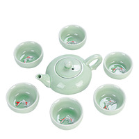 Vente en gros Service à thé Kung Fu carpe céladon Pot en porcelaine de six tasses Boîte cadeau compagnon d'activité au design chinois pour service à café
