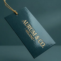 Étiquettes suspendues personnalisées, papier imprimé doré, haut de gamme pour les petites entreprises et les boutiques, accessoires d'étiquetage de vêtements de luxe